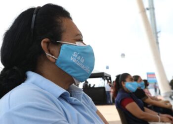 Ecuador: Más de 300 mil personas fueron vacunadas en un día