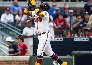 Atlanta desbordó ofensiva ante débil pitcheo de Mets