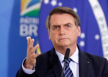 Hospitalizan a Jair Bolsonaro por fuerte dolor abdominal