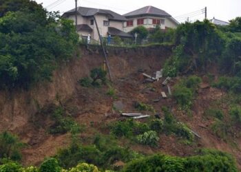 20 desaparecidos tras deslave de tierras en oeste de Japón