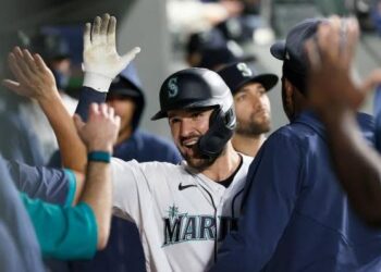 Seattle derrotó a Los Ángeles pese a 34to jonrón de Ohtani