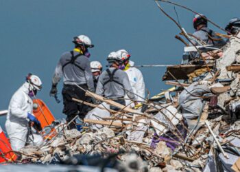 Asciende a 24 número de víctimas tras derrumbe de edificio en Miami