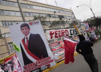 Pedro Castillo: "Perú merece una nueva Constitución"