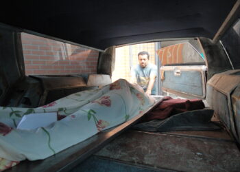 Murió colector de bus arrollado por un vehículo