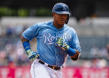 Salvador Pérez botó la pelota por segundo juego corrido y llegó a 23 jonrones en la temporada