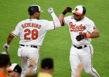 Anthony Santander sumó sexto vuelacercas del año