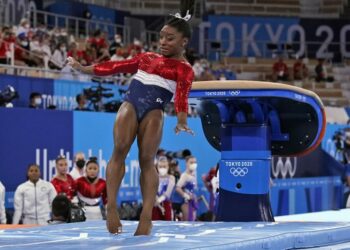 La presión abruma a Biles y Osaka en Tokio
