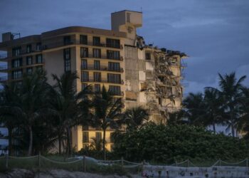 Los supervivientes del colapso de Surfside escaparon con vida, pero poco más