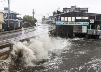 La tormenta tropical Elsa toca tierra en la costa noroccidental de Florida