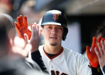 Flores y Estrada conectaron vuelacercas para San Francisco