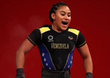 Figueroa cosechó un diploma en levantamiento de pesas