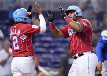 Jesús Aguilar voló la cerca y se mantiene líder en remolcadas de la Liga Nacional