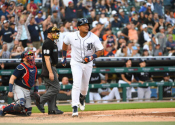 Miguel Cabrera ascendió a puesto 35 de imparables y llegó a 498 jonrones