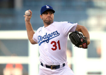 Max Scherzer ponchó a 10 en su debut con Dodgers y Betts conectó dos jonrones