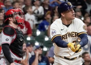 Avisail García y Omar Narváez sacaron provecho de lanzadores de Cincinnati