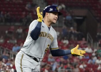 Avisail García comandó ofensiva de Milwaukee con dos jonrones