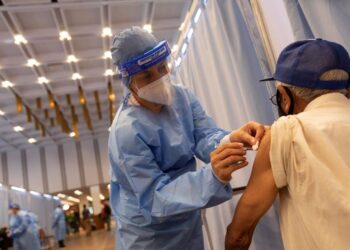 Gobierno asegura que tiene vacunas mientras se mantiene desinformación sobre llegada de dosis