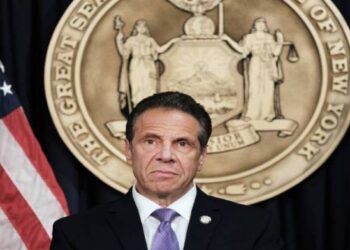 Renunció el gobernador de NY tras acusaciones de acoso sexual