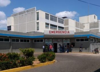 Hombre resultó herido tras perder el control de la moto que conducía