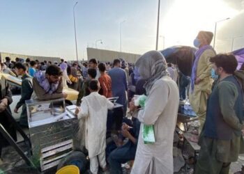 El jefe de la CIA se reunió en Kabul con el líder de los talibanes