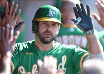 Oakland vapuleó a Cleveland con 17 carreras