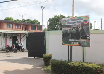 Policías detuvieron a joven por golpear a quinceañera