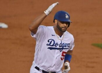 Albert Pujols conectó jonrón 676 de su carrera en paliza de Dodgers