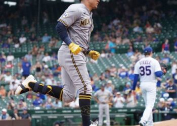 Avisaíl García descargó vigésimo jonrón de la temporada, octavo venezolano que lo logró este año