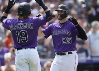 C.J. Cron remolcó siete carreras en triunfo de Colorado