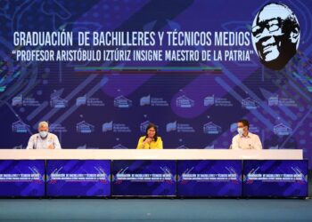 Gobierno de Maduro aprobó 14 millones de euros para dotar a 19 planteles del país
