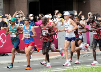 Keniano Eliud Kipchoge revalidó título en el maratón olímpico