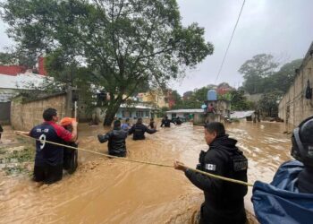 Huracán Grace deja al menos ocho personas muertas en Veracruz, México
