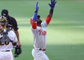 Odúbel Herrera remolcó tres carreras en victoria de Filadelfia