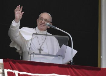 Papa saluda a peruanos y recuerda que ya tienen presidente