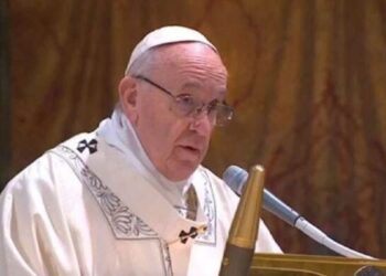 Papa Francisco: No hay que buscar a Dios en sueños de grandeza y poder