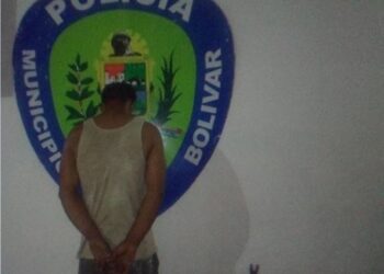 Detuvieron a un hombre por hurto de tapas de alcantarillas