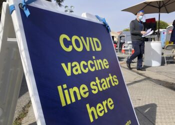 Empleadores de EE.UU pierden la paciencia con los no vacunados mientras California regresa al uso de tapabocas