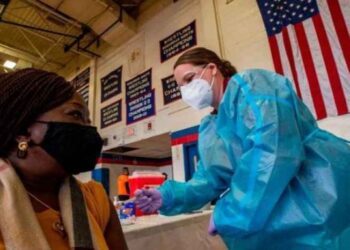 Estados Unidos quiere comenzar con tercera dosis de vacuna a finales de septiembre