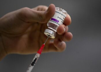 AstraZeneca y la UE anuncian acuerdo sobre vacunas que pone fin a litigio judicial
