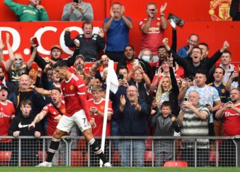 Cristiano Ronaldo debuta con doblete en su regreso a Manchester