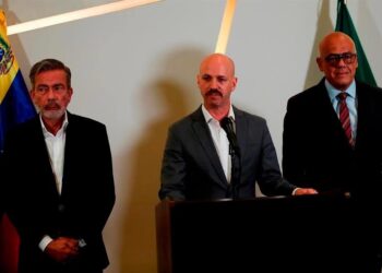 El diálogo venezolano concluye con una condena al ataque xenófobo en Chile