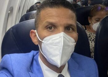 Gilber Caro anunció su salida del país