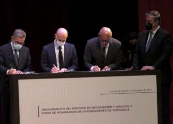 Perú reiteró apoyo al diálogo chavismo-oposición y se ofreció como sede