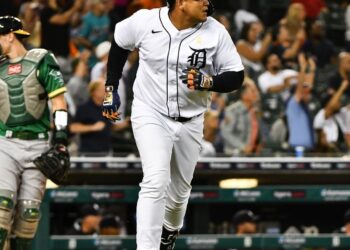 Miguel Cabrera sigue sumando cuadrangulares a su histórica carrera