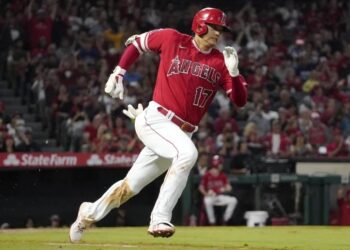 Ohtani conectó dos triples en triunfo de Angelinos
