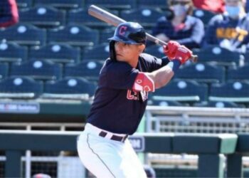 Andrés Giménez remolcó dos carreras, Salvador Pérez también pero salió lesionado