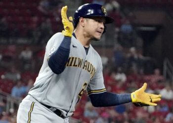 Narváez y García remolcaron carreras en victoria de Milwaukee
