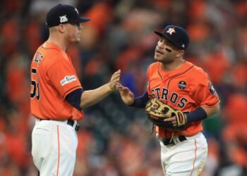 Shohei Ohtani conectó jonrón 44 pero recibió castigo de Houston como lanzador