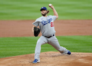 Kershaw mantuvo a Dodgers en la pelea por el primer lugar del Oeste