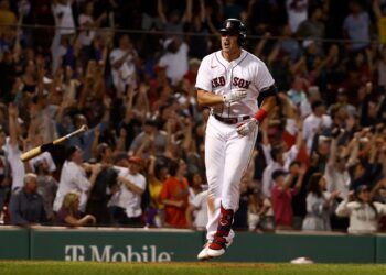 Hunter Renfroe volteó la pizarra y dio victoria a Medias Rojas